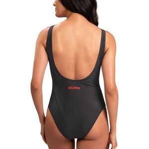 NFL Team Apparel NWT Cleveland Browns One Piece Swimsuit Black XL Football Sport